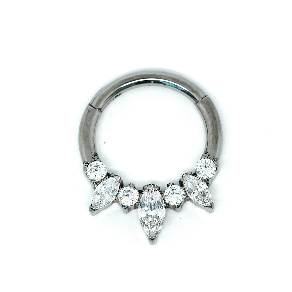 Titan G23 Segmentring Clicker mit Cubic Zirkonia Kristallen im Marquise Design - Stärke 1.2mm Durchmesser 8mm