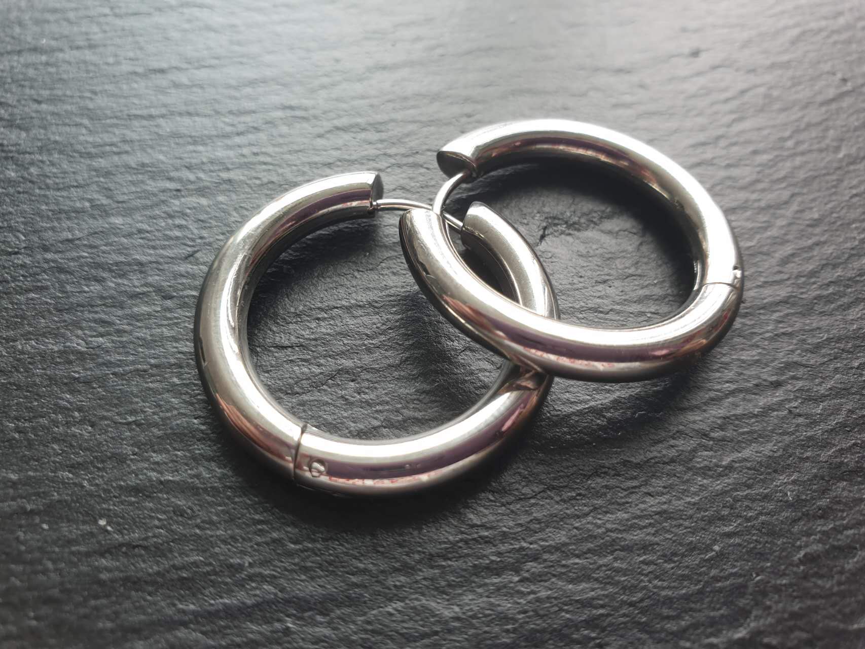 S. Steel hoop earrings - 28mm x 4mm/ high gloss